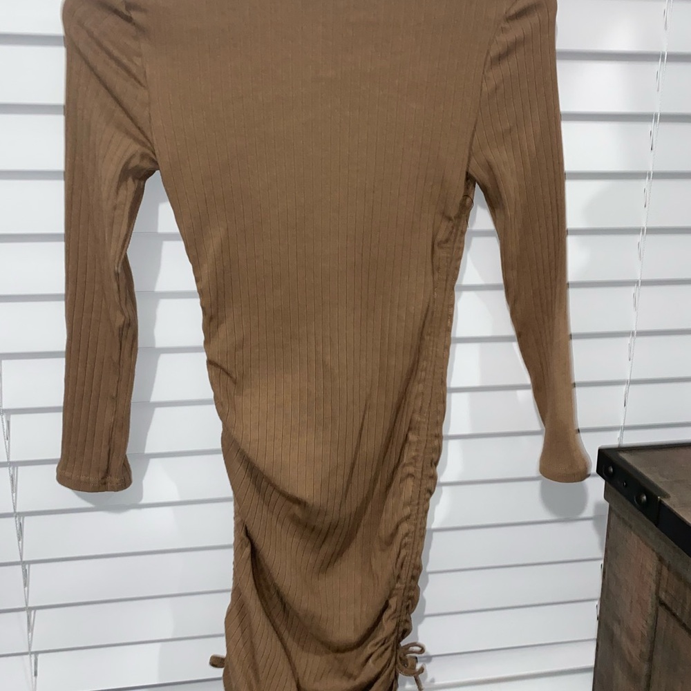 Dress - Picture 4 of 4